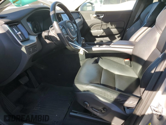 2018 Volvo XC60 Momentum with VIN LYV102RK3JB097333, listed as a Copart auction lot 81130574 with 76,499 mi miles and Salvage Title. Bid and sale history available at carsss.com. Image 7.