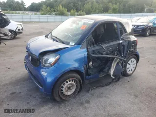 2016 Smart fortwo Passion with VIN WMEFJ5DA0GK076339, listed as a Copart auction lot 68891564 with 0 mi miles and Salvage Title. Bid and sale history available at carsss.com. Image 1.