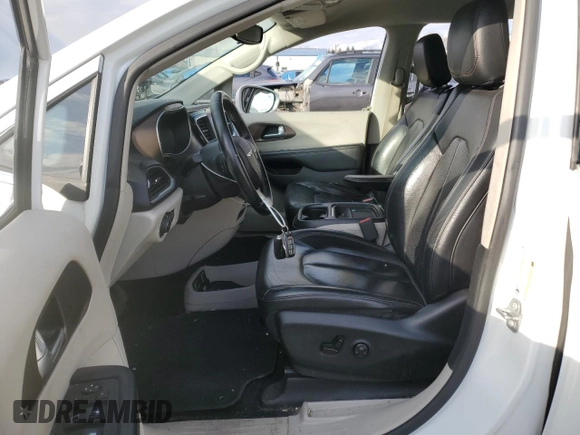 2018 Chrysler Pacifica Touring L with VIN 2C4RC1BGXJR131734, listed as a Copart auction lot 87932215 with 72,072 mi miles and Salvage Title. Bid and sale history available at DreamBid. Image 7.