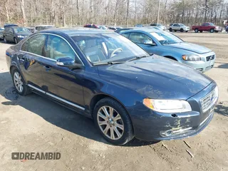 2011 Volvo S80 3.2L with VIN YV1940AS5B1137566, listed as a IAAI auction lot 39723737 with 40,971 mi miles. Bid and sale history available at carsss.com. Image 1.