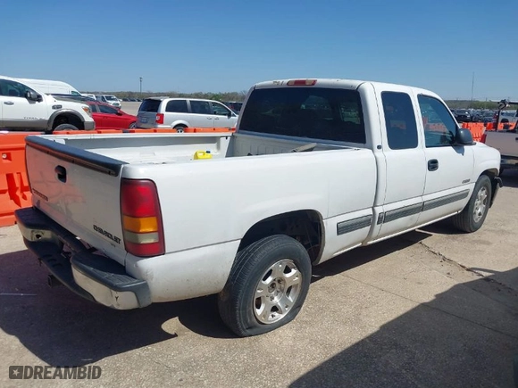 2000 Chevrolet Silverado 1500 LS with VIN 2GCEC19T4Y1405231, listed as a IAAI auction lot 41852448 with 242,436 mi miles. Bid and sale history available at carsss.com. Image 4.