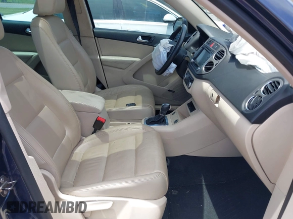 2011 Volkswagen Tiguan SEL с VIN WVGBV7AX4BW506165, выставлен на аукционе IAAI как лот 42256905 с пробегом 171 047 миль миль и . История ставок и продаж доступна на DreamBid. Изображение 5.