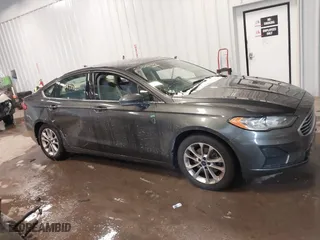 2019 Ford Fusion SE with VIN 3FA6P0HD1KR134313, listed as a IAAI auction lot 41024340 with 134,381 mi miles. Bid and sale history available at carsss.com. Image 13.