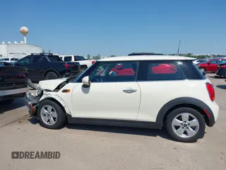2016 MINI Hardtop z VIN WMWXP5C54G3B76234, wystawiony jako IAAI lot #41971876 z przebiegiem 34 800 mil mil oraz . Historia ofert i sprzedaży dostępna na DreamBid. Obrazek 14.