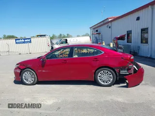 2013 Lexus ES 4dr Sdn with VIN JTHBK1GG5D2075765, listed as a IAAI auction lot 41907575 with Not Provided miles. Bid and sale history available at carsss.com. Image 14.