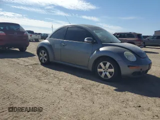 2006 Volkswagen New Beetle Coupe with VIN 3VWPW31C06M418276, listed as a Copart auction lot 46279065 with 183,800 mi miles and Clean Title. Bid and sale history available at carsss.com. Image 4.