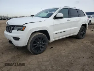 2020 Jeep Grand Cherokee Altitude z VIN 1C4RJFAG4LC420107, wystawiony jako Copart lot #44001055 z przebiegiem 44 747 mil mil oraz Szkoda całkowita • Salvage title. Historia ofert i sprzedaży dostępna na DreamBid. Obrazek 1.