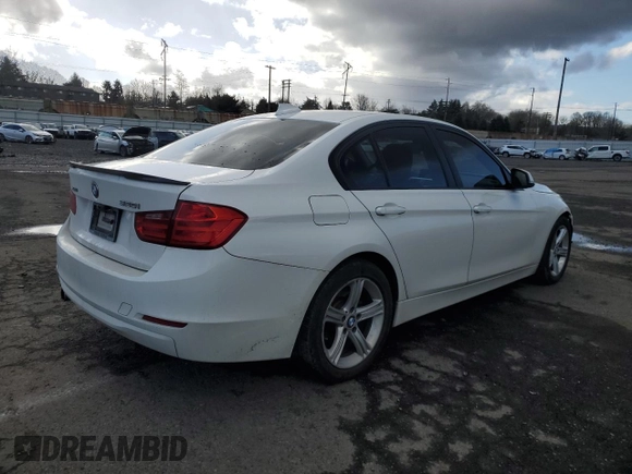 2013 BMW 3 Series 320i xDrive с VIN WBA3C3C54DF981883, выставлен на аукционе Copart как лот 47380385 с пробегом 191 534 миль миль и Списание • Salvage title. История ставок и продаж доступна на DreamBid. Изображение 3.