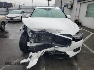 2019 Volvo XC60 Momentum z VIN LYV102RK6KB284499, wystawiony jako Copart lot #44971595 z przebiegiem 17 986 mil mil oraz Szkoda całkowita • Salvage title. Historia ofert i sprzedaży dostępna na DreamBid. Obrazek 5.