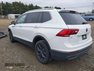 2024 Volkswagen Tiguan SE с VIN 3VVMB7AX8RM049460, выставлен на аукционе IAAI как лот 41137906 с пробегом 13 879 миль миль и . История ставок и продаж доступна на DreamBid. Изображение 3.