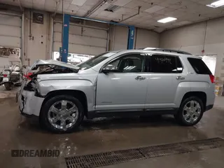 2010 GMC Terrain SLT-2 z VIN 2CTFLJEY5A6352333, wystawiony jako IAAI lot #41440492 z przebiegiem 58 607 mil mil oraz . Historia ofert i sprzedaży dostępna na DreamBid. Obrazek 15.