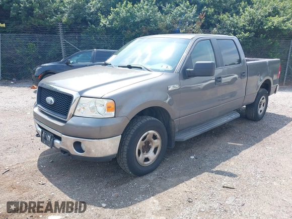 2008 Ford F-150 XLT z VIN 1FTPW14568FA02708, wystawiony jako IAAI lot #42619525 z przebiegiem 144 518 mil mil oraz . Historia ofert i sprzedaży dostępna na DreamBid. Obrazek 2.