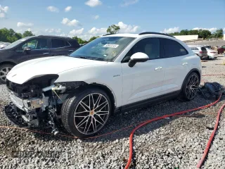 2024 Porsche Macan with VIN WP1AA2XA1RL002214, listed as a Copart auction lot 58953245 with 2,040 mi miles and Salvage title. Bid and sale history available at DreamBid. Image 1.