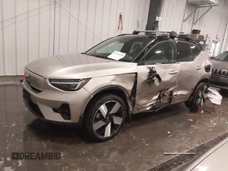 2023 Volvo XC40 Ultimate with VIN YV4ED3UM1P2023016, listed as a IAAI auction lot 42190298 with 22,862 mi miles and . Bid and sale history available at DreamBid. Image 22.