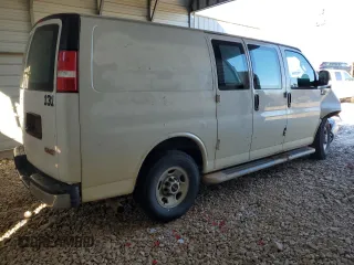 2020 GMC Savana Cargo Van with VIN 1GTW7AFG0L1167859, listed as a Copart auction lot 86723614 with 0 mi miles and Salvage Title. Bid and sale history available at carsss.com. Image 3.