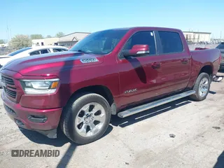 2019 Ram 1500 Big Horn с VIN 1C6SRFFT1KN726854, выставлен на аукционе IAAI как лот 42240401 с пробегом 82 545 миль миль и . История ставок и продаж доступна на DreamBid. Изображение 17.