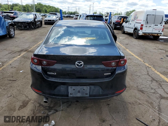 2022 Mazda 3 2.0 with VIN 3MZBPAA78NM306967, listed as a Copart auction lot 60905384 with 32,135 mi miles and Salvage Title. Bid and sale history available at DreamBid. Image 6.