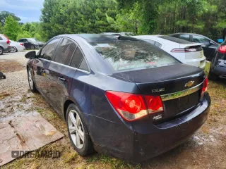 2014 Chevrolet Cruze 2LT z VIN 1G1PE5SB4E7385369, wystawiony jako Copart lot #61275315 z przebiegiem 147 444 mil mil oraz Czysty tytuł • Clean title. Historia ofert i sprzedaży dostępna na DreamBid. Obrazek 3.