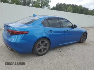2017 Alfa Romeo Giulia z VIN ZARFAEBN2H7560009, wystawiony jako Copart lot #51689015 z przebiegiem 101 979 mil mil oraz Szkoda całkowita • Salvage title. Historia ofert i sprzedaży dostępna na DreamBid. Obrazek 3.