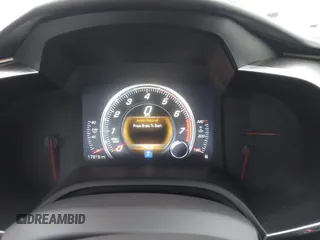 2015 Chevrolet Corvette Z06 3LZ z VIN 1G1YU2D67F5603369, wystawiony jako IAAI lot #42193440 z przebiegiem 17 618 mil mil oraz . Historia ofert i sprzedaży dostępna na DreamBid. Obrazek 7.