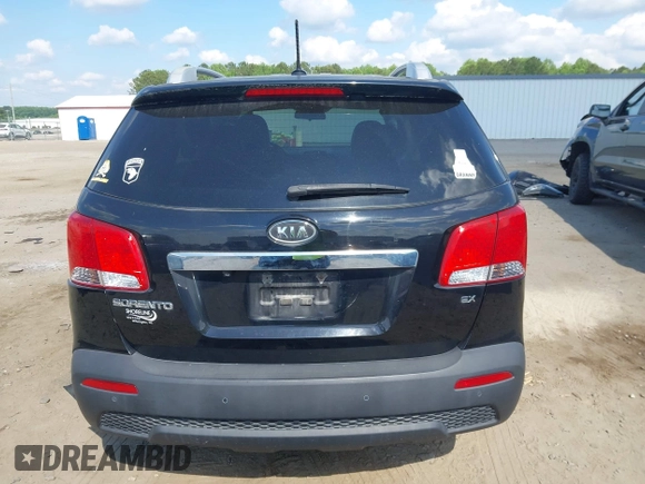 2013 Kia Sorento EX с VIN 5XYKU3A62DG348688, выставлен на аукционе IAAI как лот 42216843 с пробегом 231 471 миль миль и . История ставок и продаж доступна на DreamBid. Изображение 17.