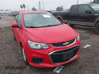 2019 Chevrolet Sonic LT z VIN 1G1JD5SB9K4135048, wystawiony jako IAAI lot #41615175 z przebiegiem 45 826 mil mil oraz . Historia ofert i sprzedaży dostępna na DreamBid. Obrazek 1.