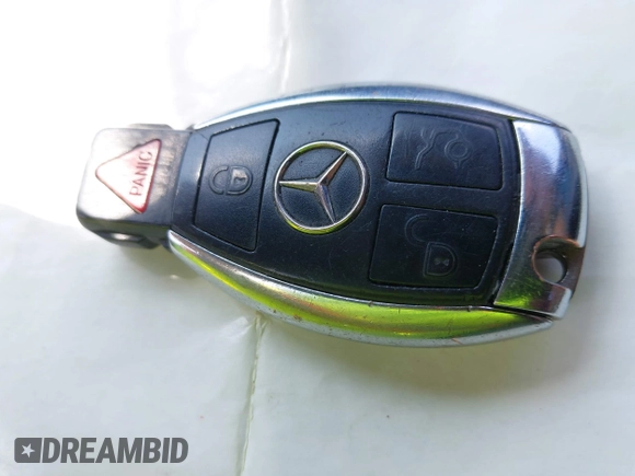 2008 Mercedes-Benz C 300 Sport z VIN WDDGF81XX8F048417, wystawiony jako IAAI lot #42797168 z przebiegiem 165 374 mil mil oraz . Historia ofert i sprzedaży dostępna na DreamBid. Obrazek 11.