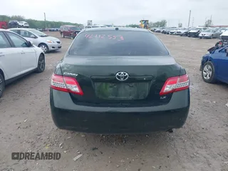 2011 Toyota Camry LE z VIN 4T1BF3EK3BU703487, wystawiony jako IAAI lot #42112553 z przebiegiem 133 063 mil mil oraz . Historia ofert i sprzedaży dostępna na DreamBid. Obrazek 16.