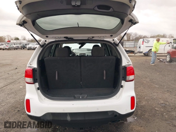2015 Kia Sorento LX with VIN 5XYKT4A73FG613249, listed as a IAAI auction lot 41830836 with 111,396 mi miles. Bid and sale history available at carsss.com. Image 17.