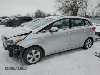 2014 Kia Rondo LX with VIN KNAHT8A30E7012971, listed as a Copart auction lot 89006065 with 213,962 mi miles and Clean Title. Bid and sale history available at carsss.com. Image 1.