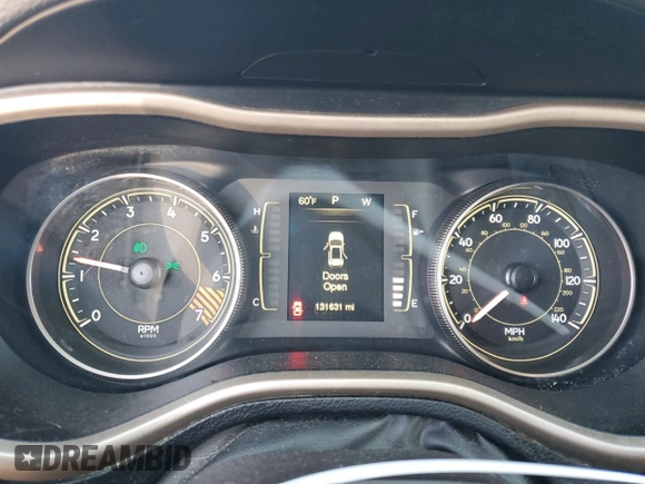 2014 Jeep Cherokee Latitude z VIN 1C4PJMCBXEW284645, wystawiony jako Copart lot #58838355 z przebiegiem 131 631 mil mil oraz Szkoda całkowita • Salvage title. Historia ofert i sprzedaży dostępna na DreamBid. Obrazek 9.