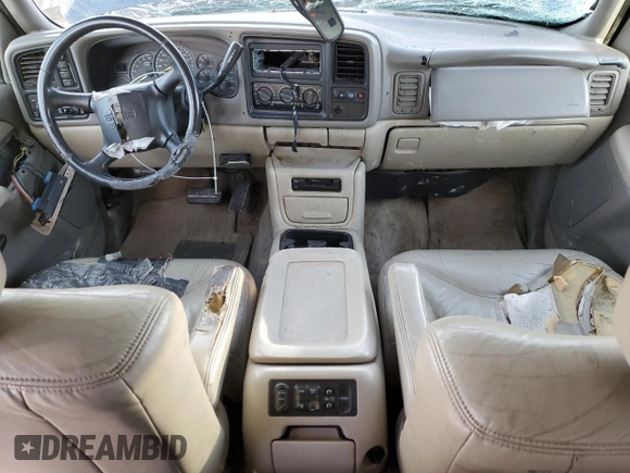 2002 GMC Yukon XL SLT z VIN 1GKFK16ZX2J232476, wystawiony jako Copart lot #50203045 z przebiegiem 285 792 mil mil oraz Szkody całkowita. Historia ofert i sprzedaży dostępna na DreamBid. Obrazek 8.