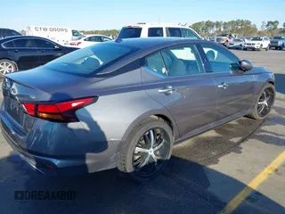 2019 Nissan Altima 2.5 SV with VIN 1N4BL4DV9KN300192, listed as a IAAI auction lot 41880131 with 144,983 mi miles. Bid and sale history available at carsss.com. Image 4.