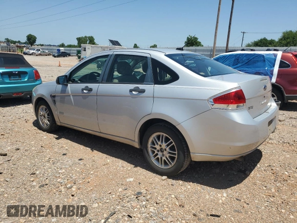 2008 Ford Focus SE z VIN 1FAHP35N78W115746, wystawiony jako Copart lot #60981575 z przebiegiem 195 035 mil mil oraz Czysty tytuł • Clean title. Historia ofert i sprzedaży dostępna na DreamBid. Obrazek 2.