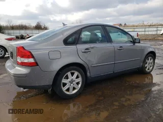 2005 Volvo S40 with VIN YV1MS682X52051693, listed as a Copart auction lot 43822795 with 215,406 mi miles and Salvage Title. Bid and sale history available at carsss.com. Image 3.