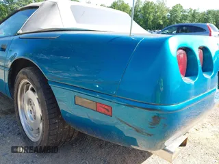 1993 Chevrolet Corvette z VIN 1G1YY33P4P5115339, wystawiony jako IAAI lot #42282352 z przebiegiem 90 578 mil mil oraz . Historia ofert i sprzedaży dostępna na DreamBid. Obrazek 21.