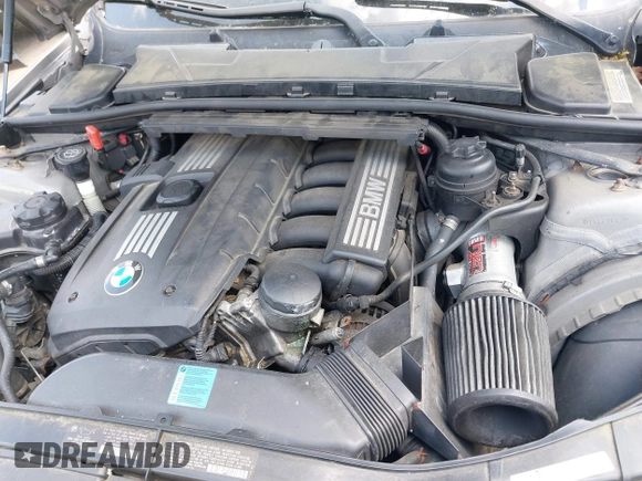 2009 BMW 3 Series 328i xDrive z VIN WBAPK53599A511983, wystawiony jako IAAI lot #42414508 z przebiegiem 164 130 mil mil oraz . Historia ofert i sprzedaży dostępna na DreamBid. Obrazek 10.