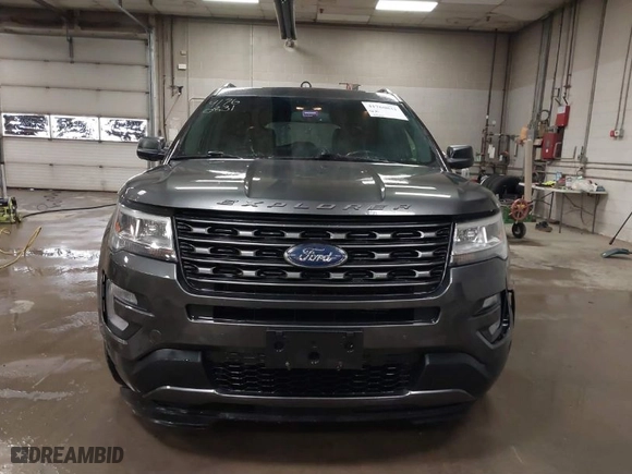 2017 Ford Explorer XLT with VIN 1FM5K8D81HGD27004, listed as a IAAI auction lot 41760831 with 107,187 mi miles. Bid and sale history available at carsss.com. Image 12.