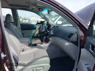 2011 Toyota Highlander Hybrid Limited with VIN JTEDC3EH4B2003768, listed as a IAAI auction lot 41765885 with 169,289 mi miles. Bid and sale history available at carsss.com. Image 5.