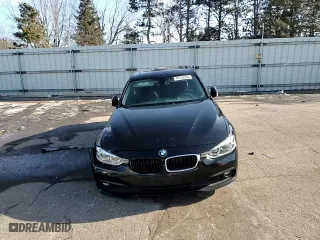 2018 BMW 3 Series 320i xDrive with VIN WBA8A3C59JA357713, listed as a Copart auction lot 42539945 with 0 mi miles and Salvage Title. Bid and sale history available at carsss.com. Image 10.