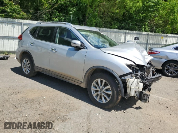 2017 Nissan Rogue SV z VIN KNMAT2MT1HP524868, wystawiony jako Copart lot #55828665 z przebiegiem 189 223 mil mil oraz Szkoda całkowita • Salvage title. Historia ofert i sprzedaży dostępna na DreamBid. Obrazek 4.