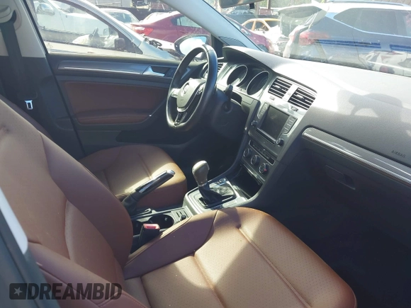 2017 Volkswagen Golf S с VIN 3VWH17AU0HM525270, выставлен на аукционе IAAI как лот 40931148 с пробегом Не указан миль и . История ставок и продаж доступна на DreamBid. Изображение 5.