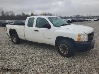 2007 Chevrolet Silverado 1500 LT w/1LT with VIN 1GCEC19J77Z631073, listed as a Copart auction lot 81812354 with 176,343 mi miles and Clean Title. Bid and sale history available at carsss.com. Image 4.