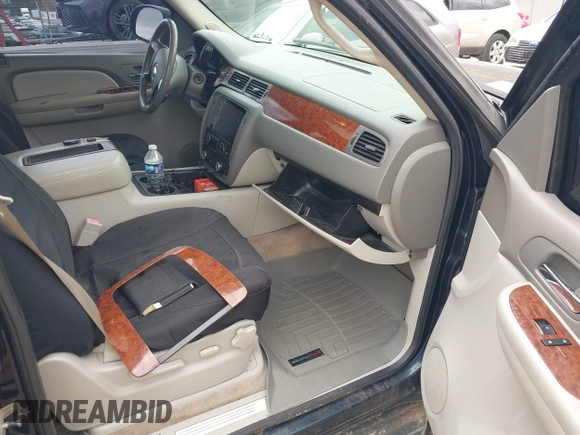 2008 Chevrolet Avalanche LTZ with VIN 3GNFK12348G263981, listed as a IAAI auction lot 41969035 with 246,182 mi miles and . Bid and sale history available at DreamBid. Image 5.