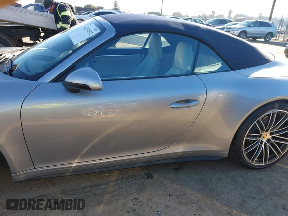 2019 Porsche 911 Carrera with VIN WP0CA2A92KS129254, listed as a IAAI auction lot 41392032 with 26,153 mi miles. Bid and sale history available at carsss.com. Image 15.