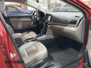 2017 Hyundai Elantra SE z VIN 5NPD84LF3HH031226, wystawiony jako IAAI lot #42291232 z przebiegiem 71 439 mil mil oraz . Historia ofert i sprzedaży dostępna na DreamBid. Obrazek 5.