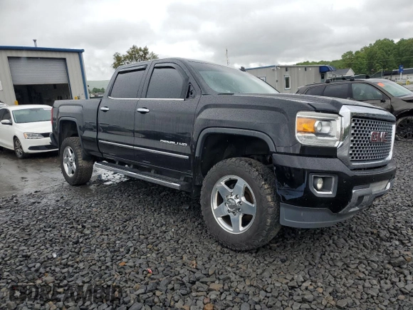 2015 GMC Sierra 2500HD Denali z VIN 1GT120E82FF100619, wystawiony jako Copart lot #58014705 z przebiegiem 188 525 mil mil oraz Szkoda całkowita • Salvage title. Historia ofert i sprzedaży dostępna na DreamBid. Obrazek 4.