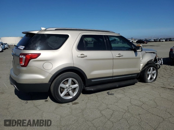 2017 Ford Explorer XLT z VIN 1FM5K8DH1HGD56468, wystawiony jako Copart lot #57130425 z przebiegiem 83 459 mil mil oraz Szkoda całkowita • Salvage title. Historia ofert i sprzedaży dostępna na DreamBid. Obrazek 3.