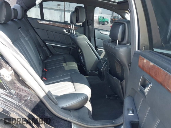 2014 Mercedes-Benz E 550 Sport with VIN WDDHF9BB3EA853780, listed as a IAAI auction lot 42098579 with 156,713 mi miles and . Bid and sale history available at DreamBid. Image 8.