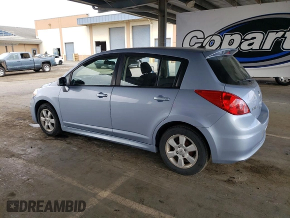 2011 Nissan Versa S z VIN 3N1BC1CP4BL496590, wystawiony jako Copart lot #60434735 z przebiegiem 113 425 mil mil oraz Szkoda całkowita • Salvage title. Historia ofert i sprzedaży dostępna na DreamBid. Obrazek 2.